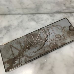 Urban decay smoky naked eyeshadow palette